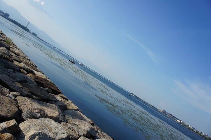 琵琶湖から近江大橋